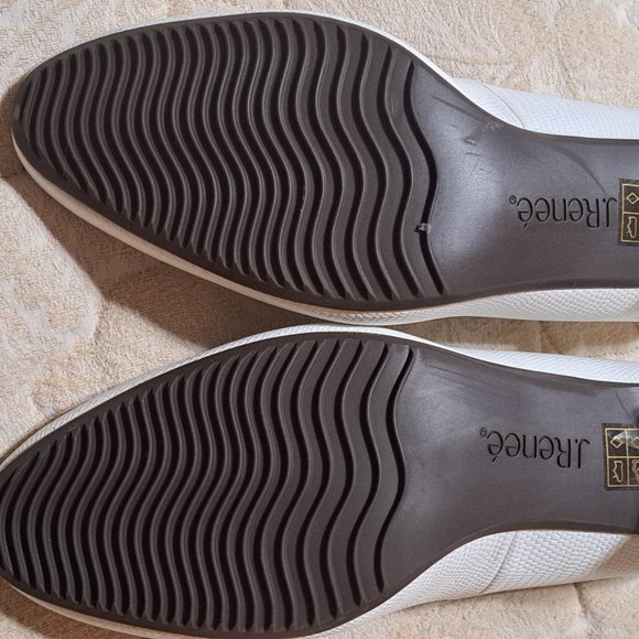 J Renee Bambilina white croco low heel pump wit gold band on heel size 8W - Picture 3 of 5